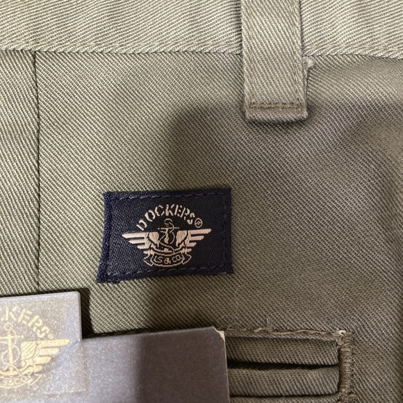 NWT Dockers‎ Classic Fit Khaki 34X34 Green No Wrinkle Twill  Pleated New - Picture 11 of 12